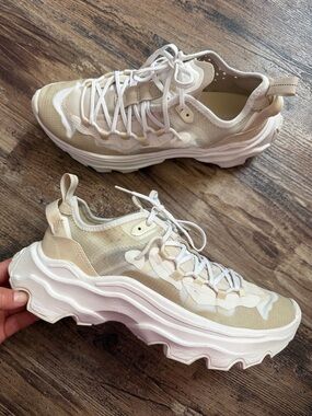 Women's Sorel Kinetic Breakthru Tech Lace Shoes White Chalk Size 9.5